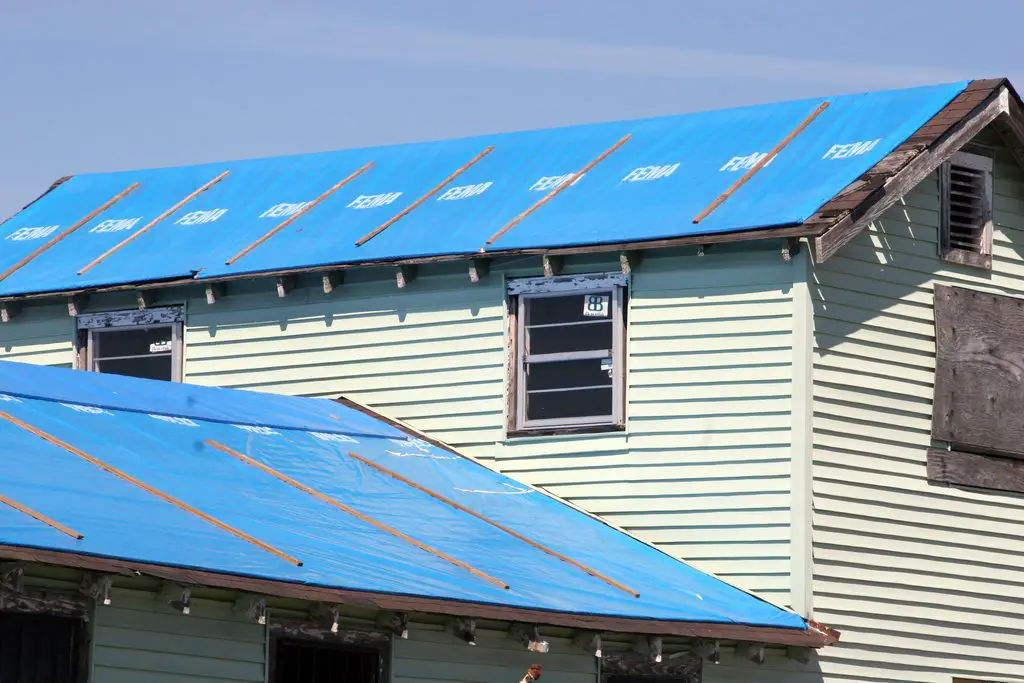 How to Seal Corrugated Plastic Roof