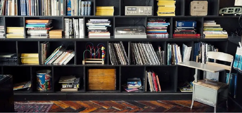 How to  Stabilize  Bookshelf  on Carpet