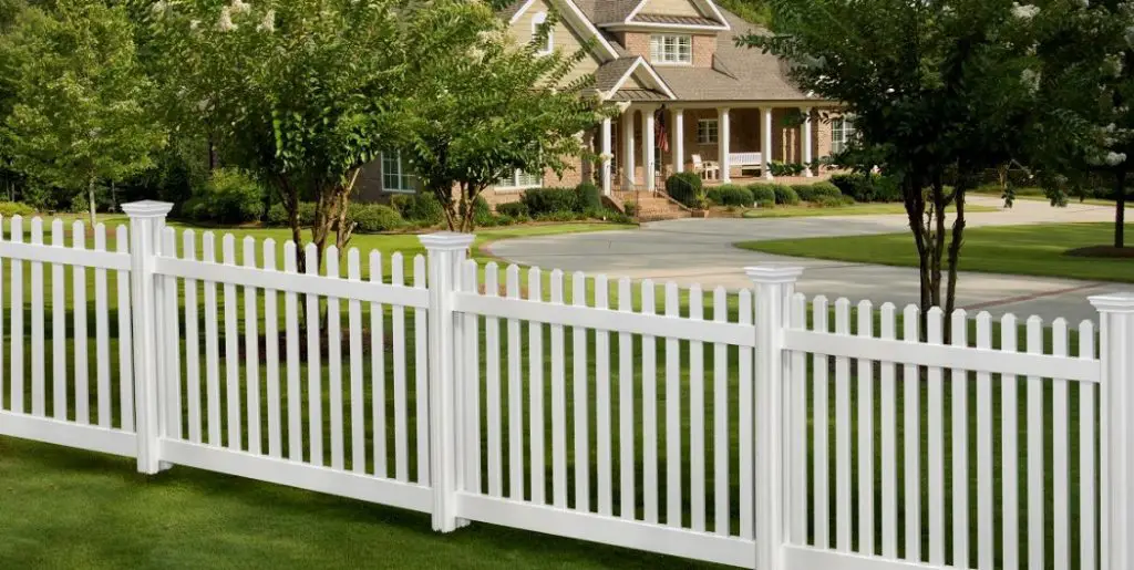 How to Extend Vinyl Fence Height
