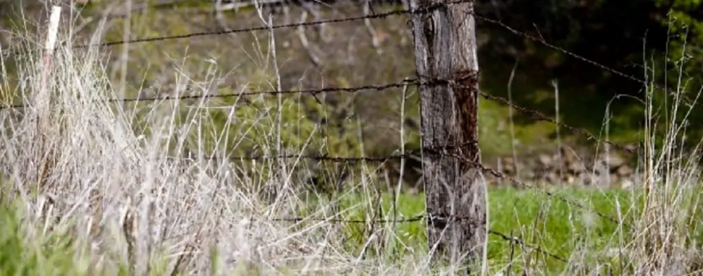 How to Tighten Barb Wire Fence