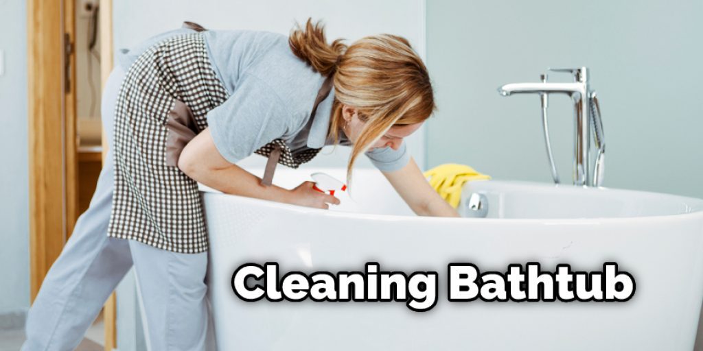 Cleaning Bathtub