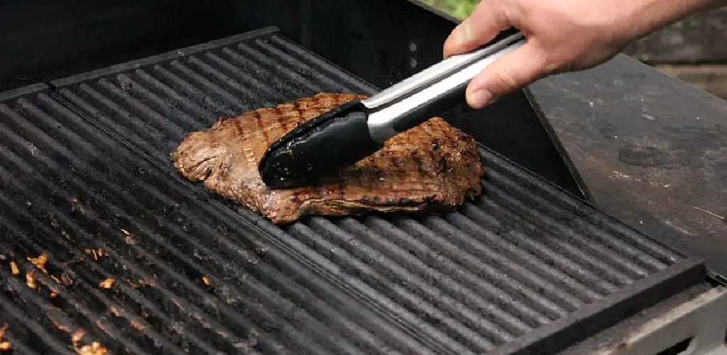 How to Prevent Grill Grates From Rusting