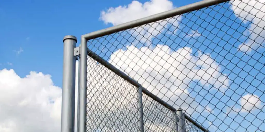 How to Add Height to a Chain Link Fence