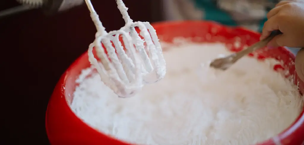 How to Whip Cream With a Hand Mixer
